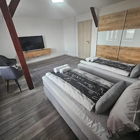 Dari Bernburg (Saale)